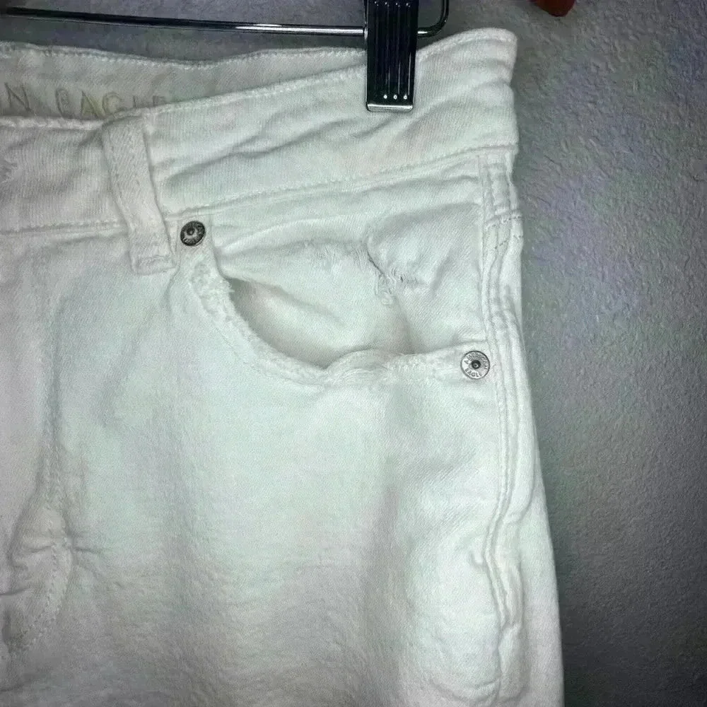American Eagle Mom Straight Jean White Destroyed high rise stretch, Size 10